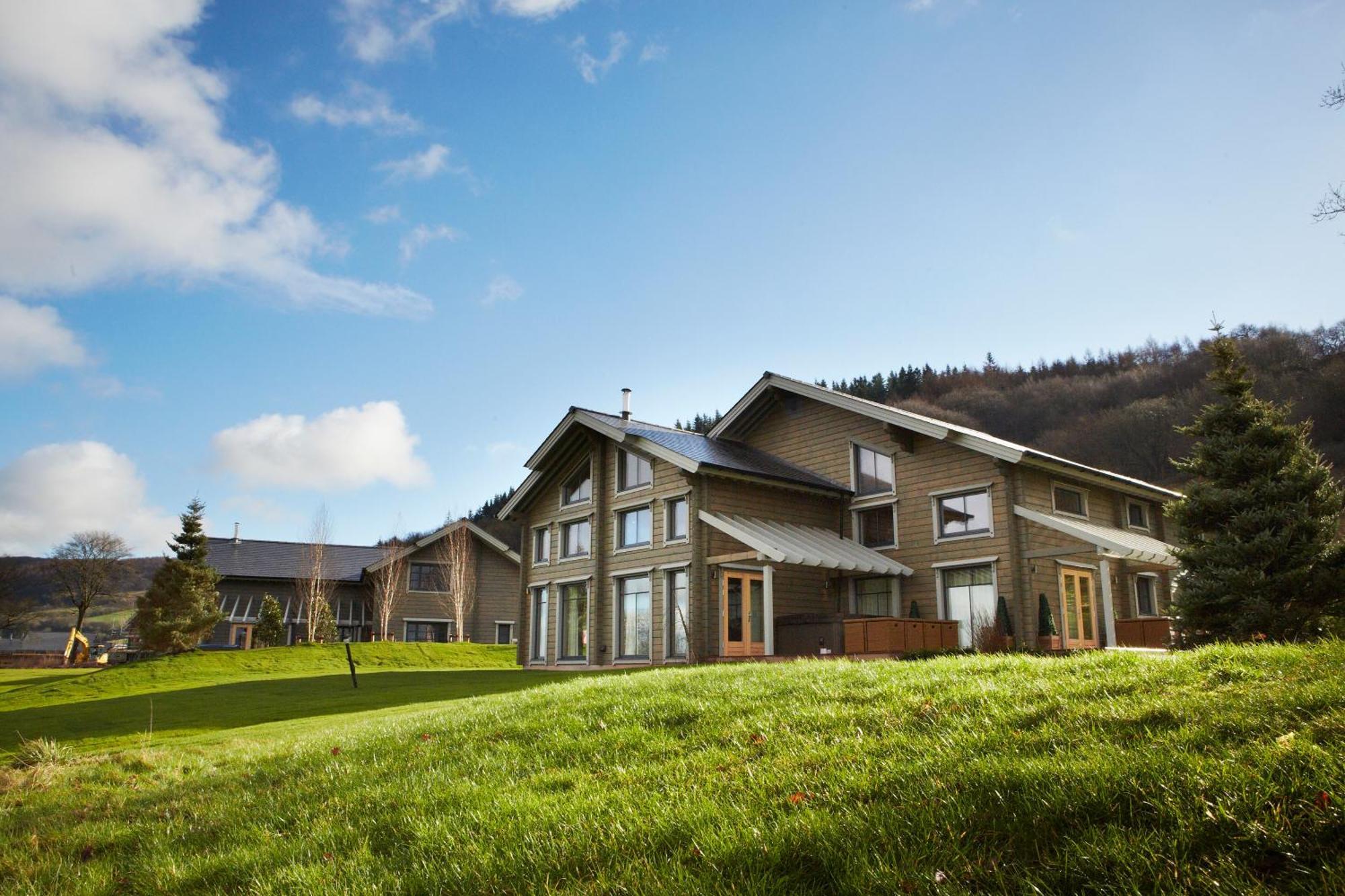 Hunter Lodges By Celtic Manor นิวพอร์ต ภายนอก รูปภาพ
