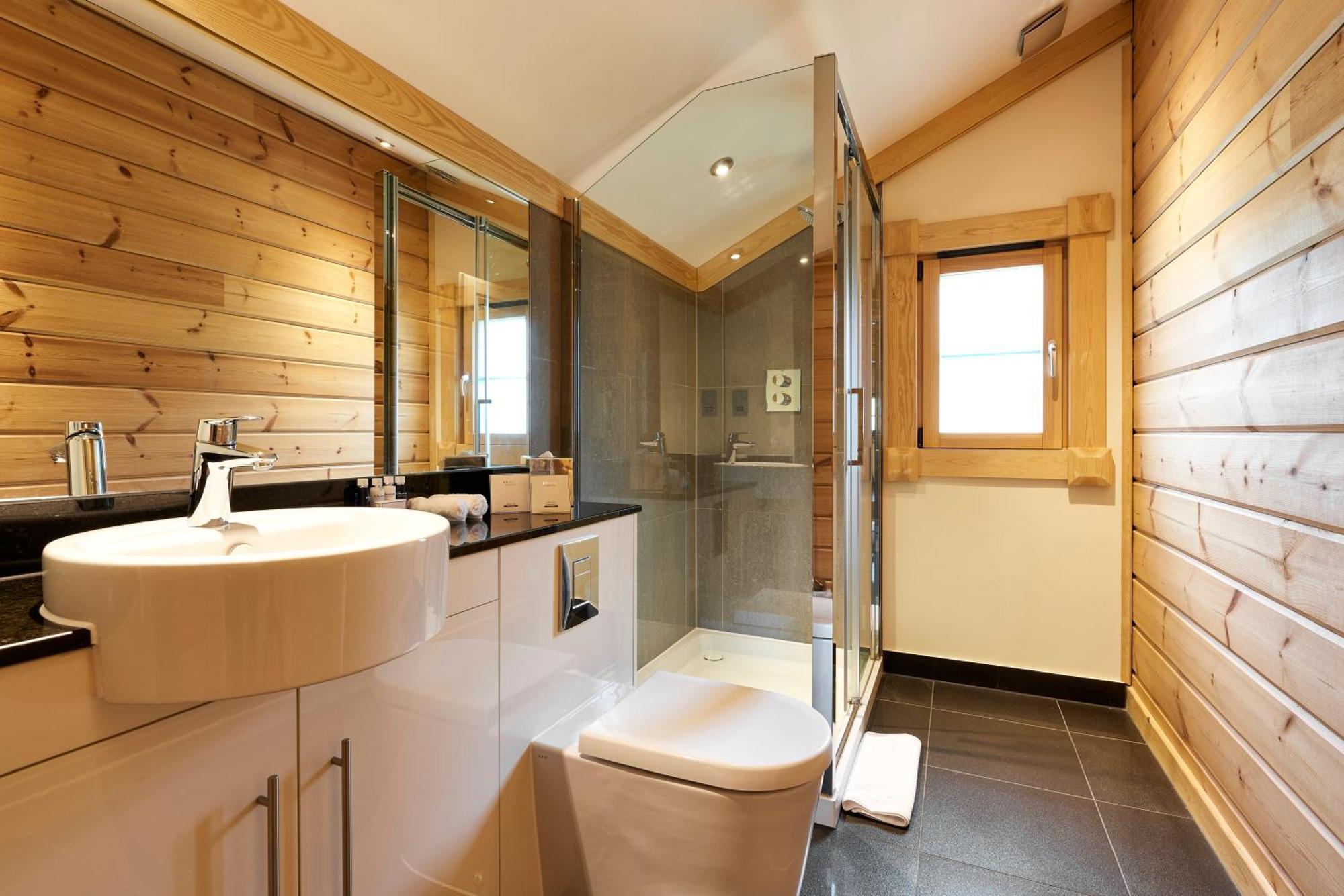 Hunter Lodges By Celtic Manor นิวพอร์ต ภายนอก รูปภาพ