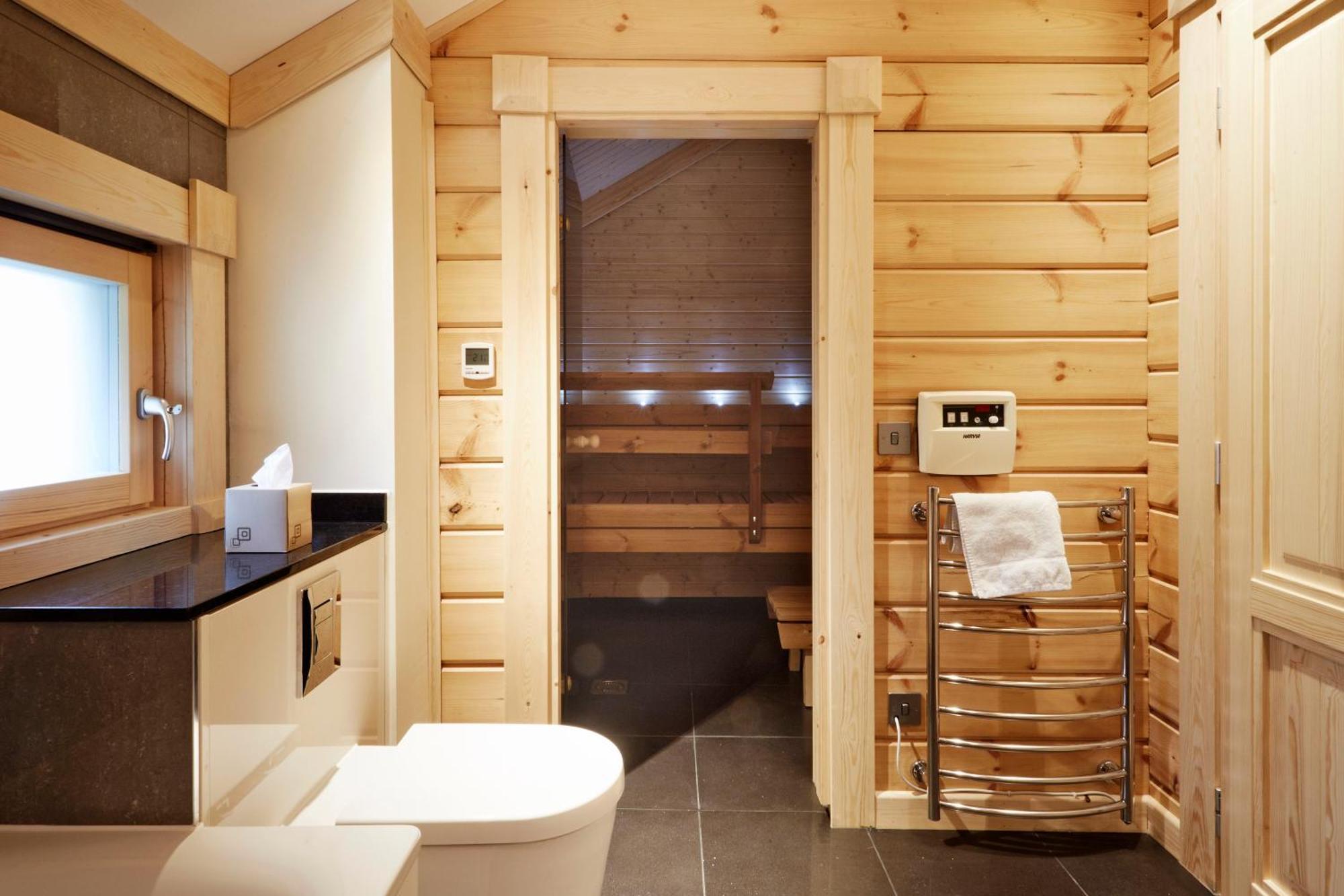 Hunter Lodges By Celtic Manor นิวพอร์ต ภายนอก รูปภาพ